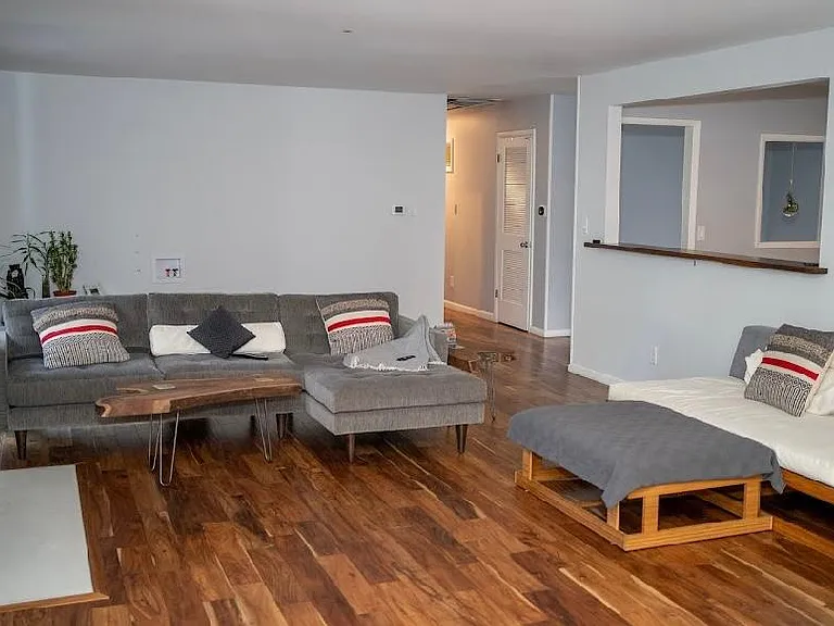 Livingroom main level