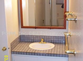 10948 E Burnside St, Portland, OR 97216
