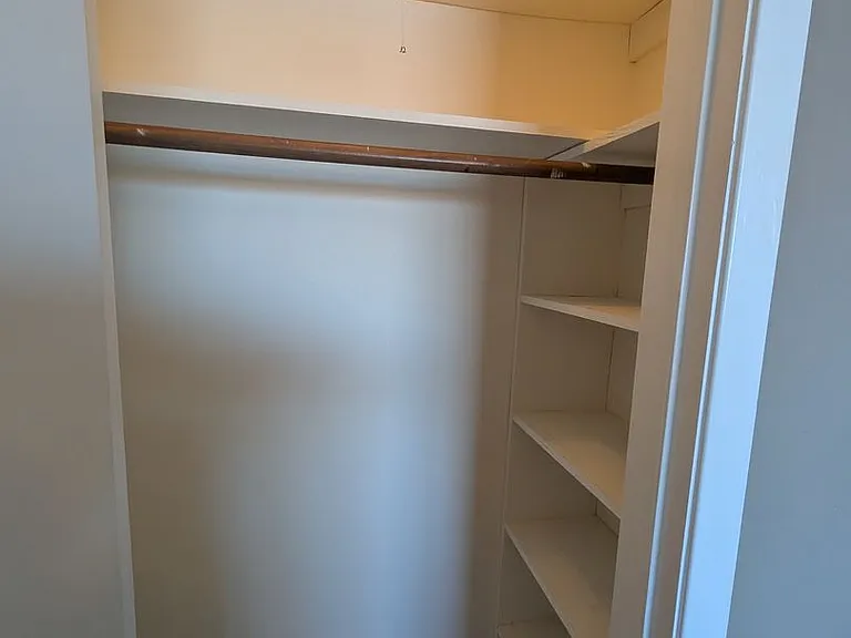 976 Sunmeadow Dr — Photo 14