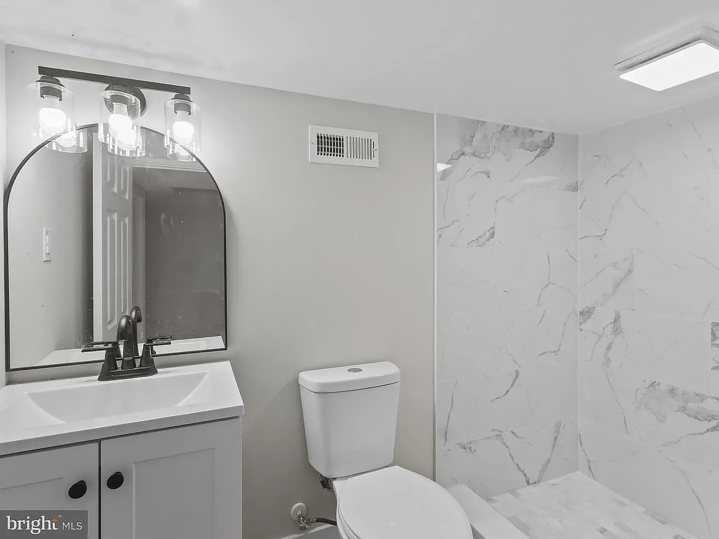 3 bed, 1974 sqft, $1,100 — Photo 4