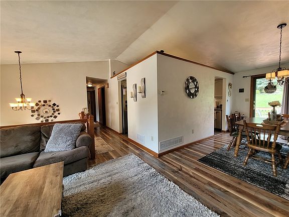 2nd image of 109 Apple Hill Dr