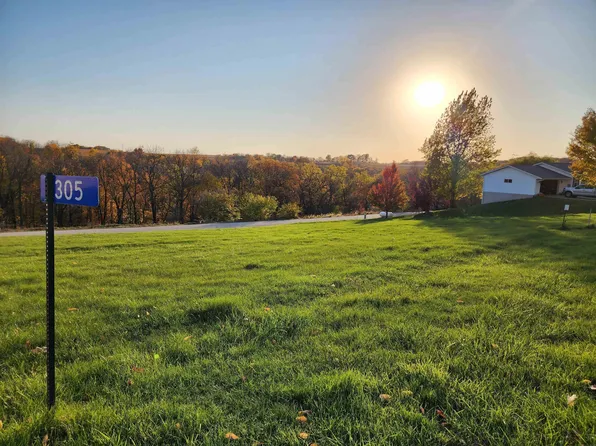 305 Breezy Pointe Loop Unit 14, Mc Gregor, IA 52157