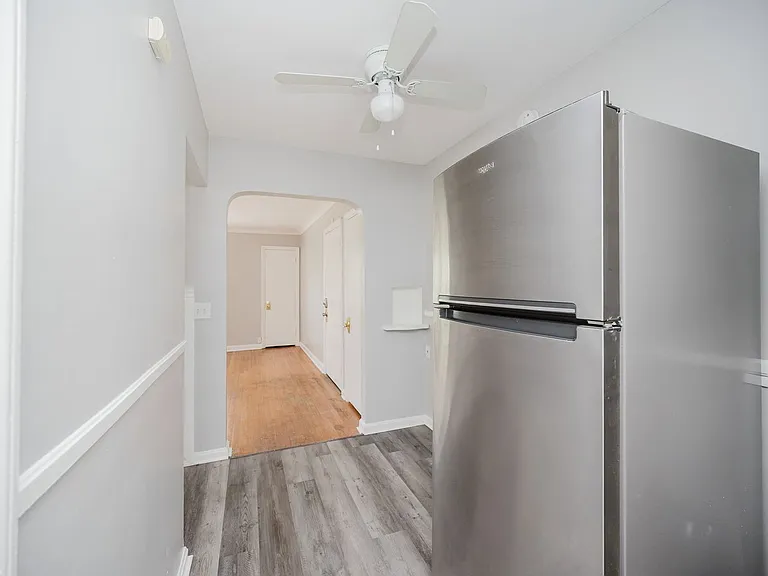 5828 Ridge Ave #5 — Photo 6