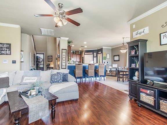 2nd image of 209 Morning Cypress Dr