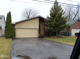 37805 Circle Dr, Harrison Township, MI