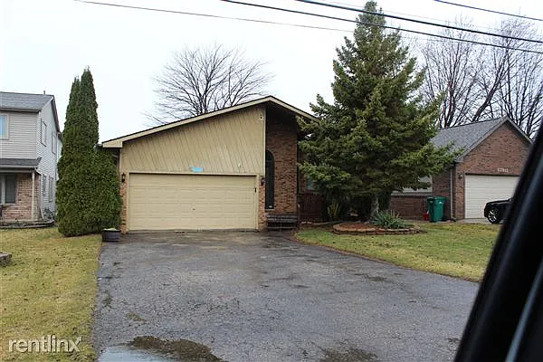 37805 Circle Dr photo 1