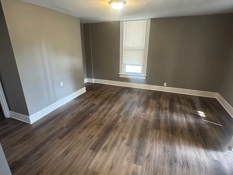 979 S Willett St — Photo 3