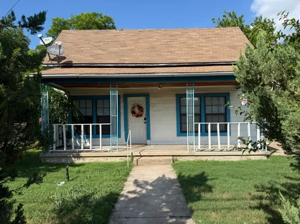 671 N Race St, Stephenville, TX 76401