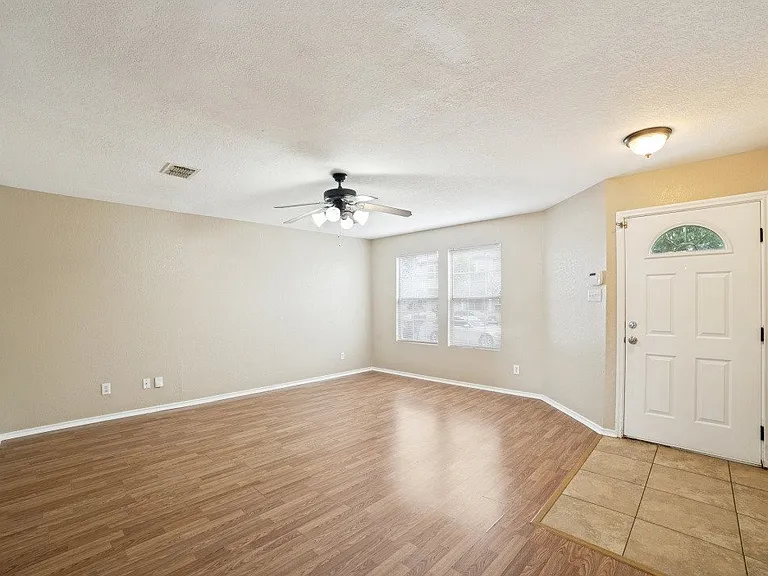 5426 Wincheap Dr — Photo 4