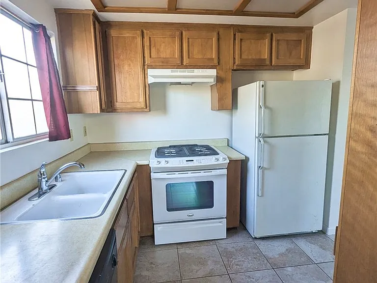 385 McCarthy Ave #A — Photo 6