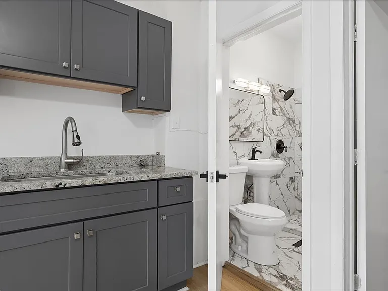 1131 W Taylor St #2R — Photo 3