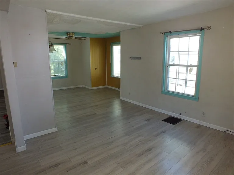 241 Tyler St — Photo 10