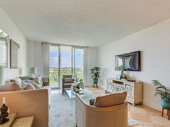 5th image of 19380 E Collins Ave #518