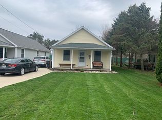 721 Parkwood Ave, Blissfield, MI 49228