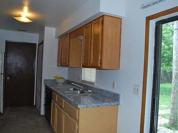 5th image of 6 S Hart Blvd