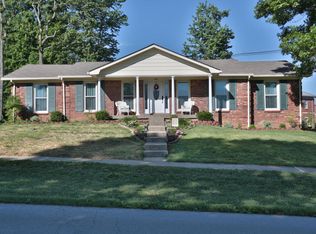 700 Thorpe Dr, Douglass Hills, KY 40243