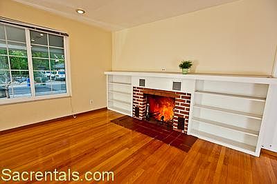 Living room w/fireplace