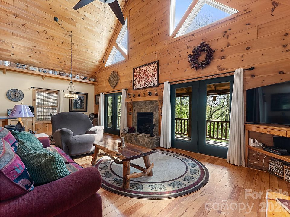 1st image of 462 Deep Woods Ln