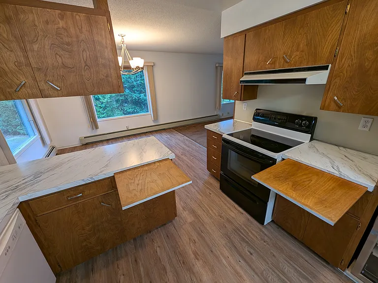 2575 Yew Street Rd — Photo 40