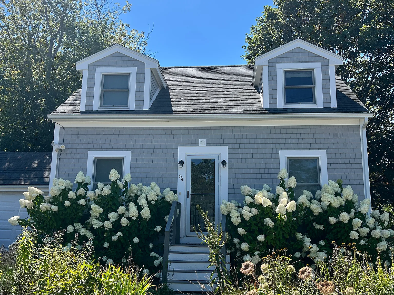 2 bed, 1123 sqft, $5,000 — Photo 1