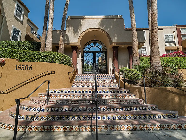 Regency at Encino — Photo 22