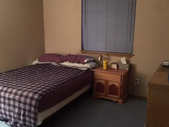 5th image of 345 NW Irving St #1