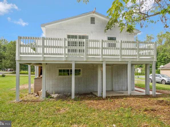 18257 Johnson Rd, Triangle, VA 22172