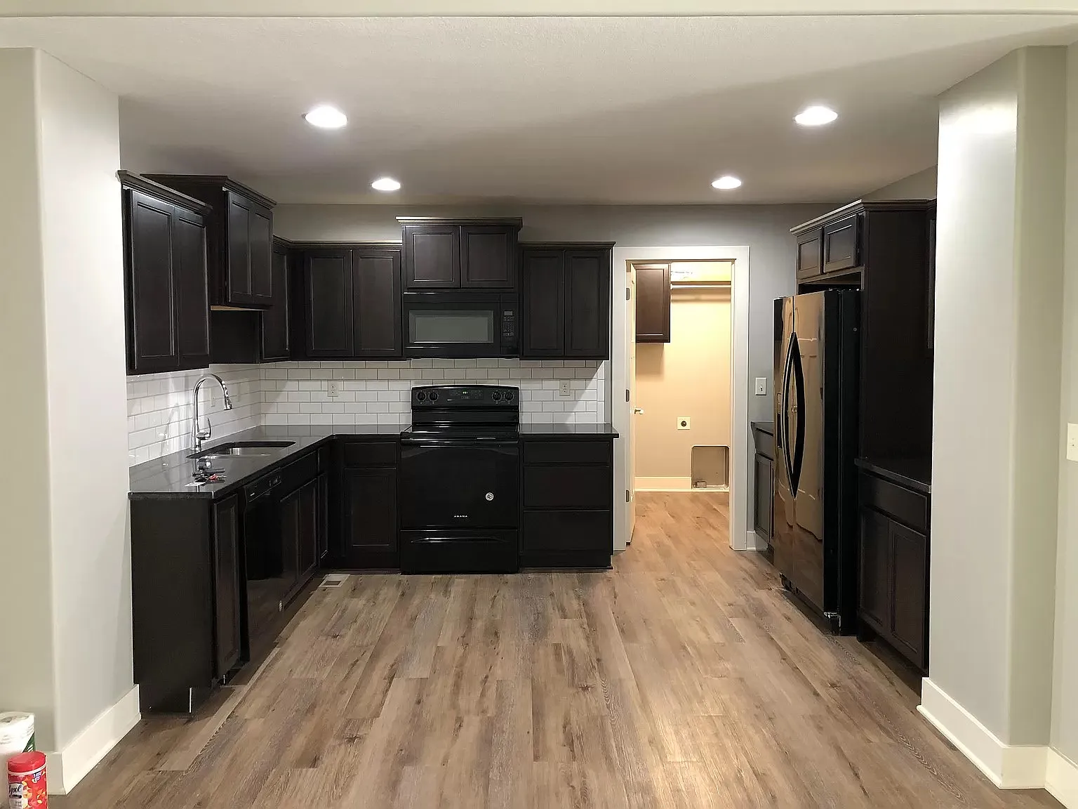 4 bed, 2552 sqft, $2,150 — Photo 2