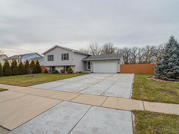 3rd image of 758 W 65th Ln