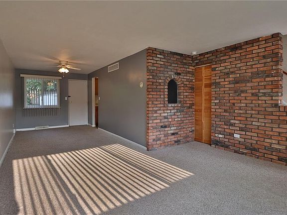 3rd image of 1545 Severn Ln