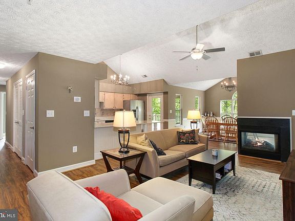 2nd image of 619 Admiral Dr Unit 402