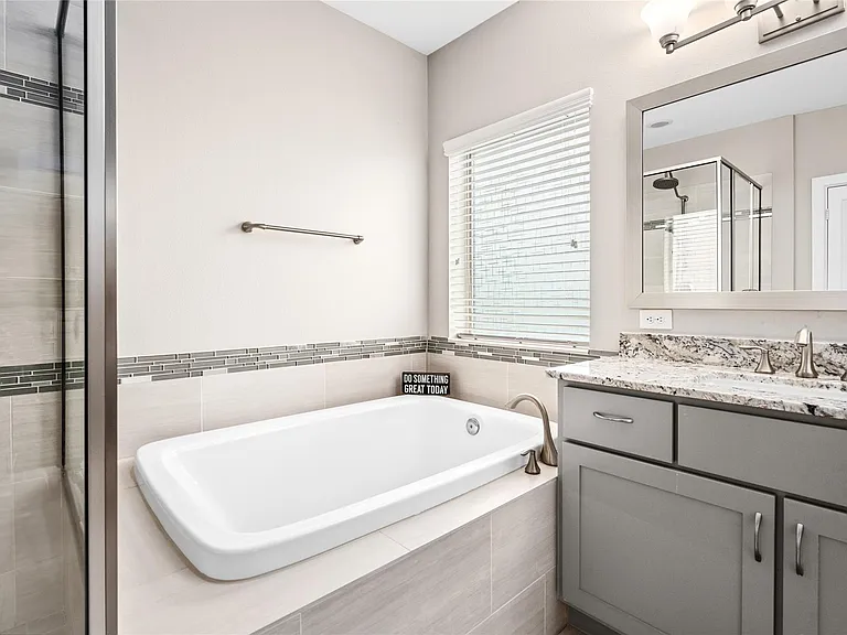 1407 Devonshire Manor Ln — Photo 20