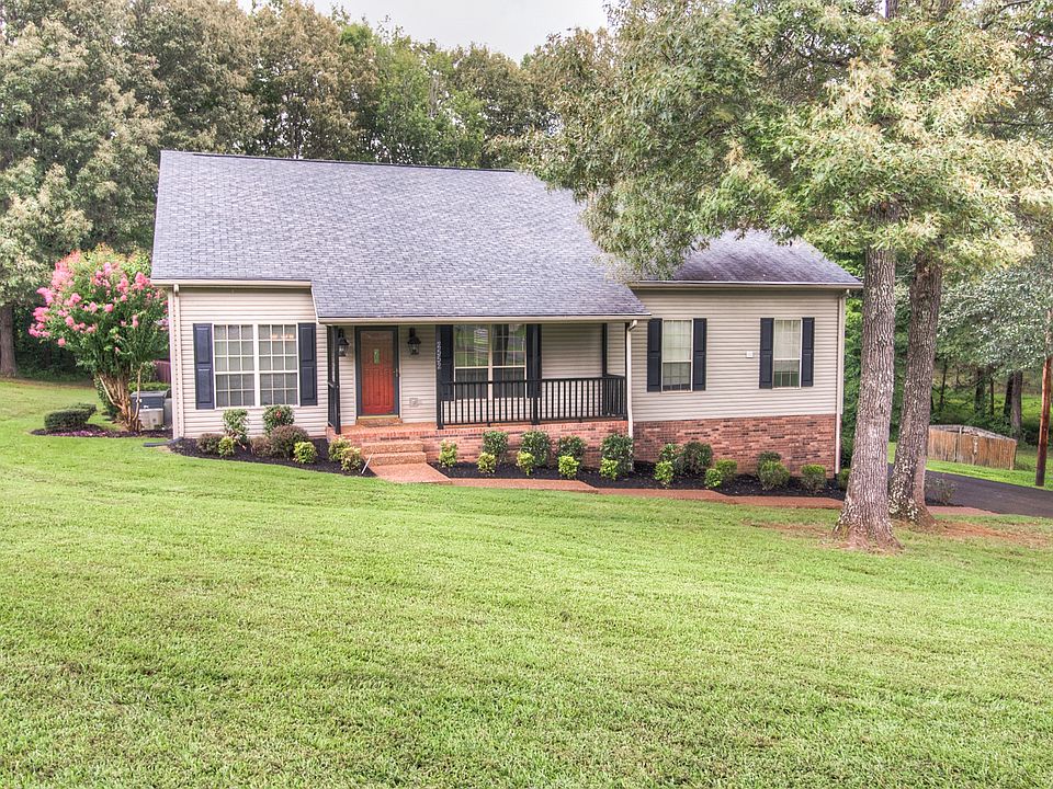 2552 Christopher Lane 