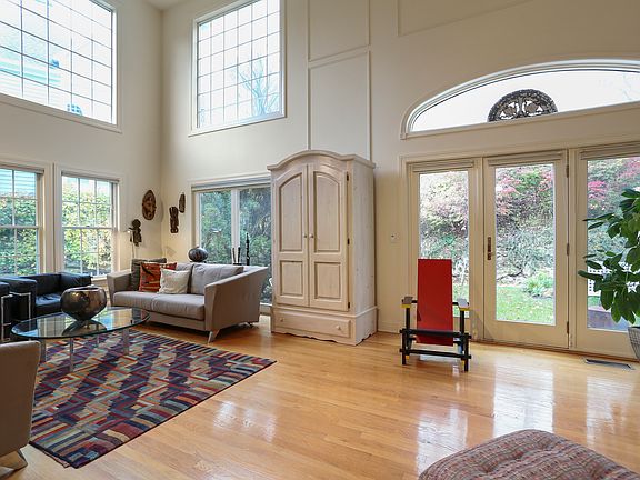 4th image of 22 Wyndham Close