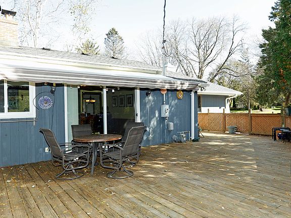 4th image of 12211 W Lincoln Ave