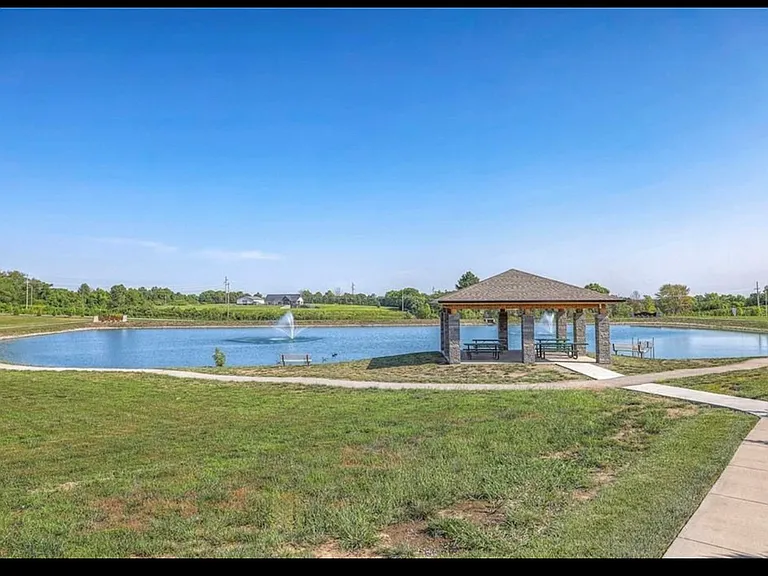 8704 SW Edgewater Dr — Photo 25
