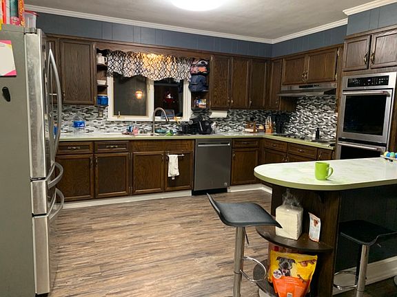 4th image of 315 Langmaid Ln