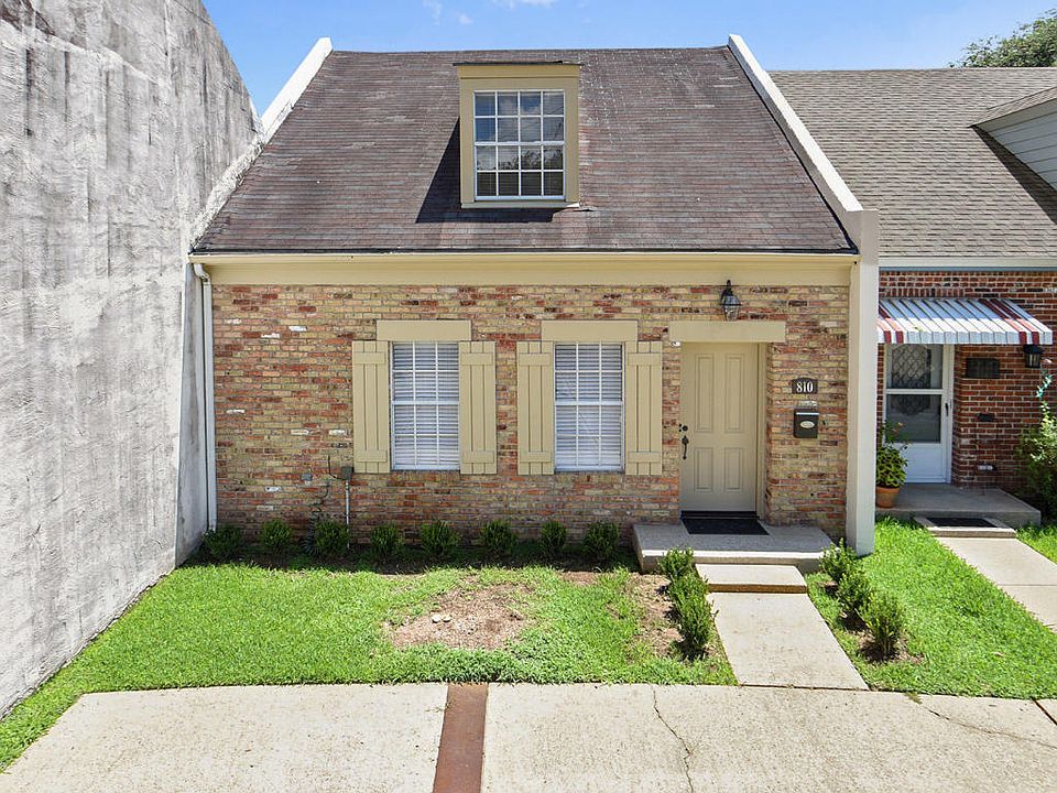 1st image of 810 White Oak Dr
