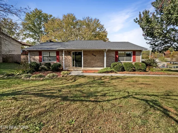 3305 Scarlet Dr, Maryville, TN 37804