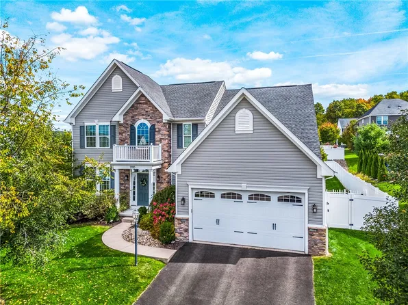 3010 Falcon Dr, Valencia, PA 16059