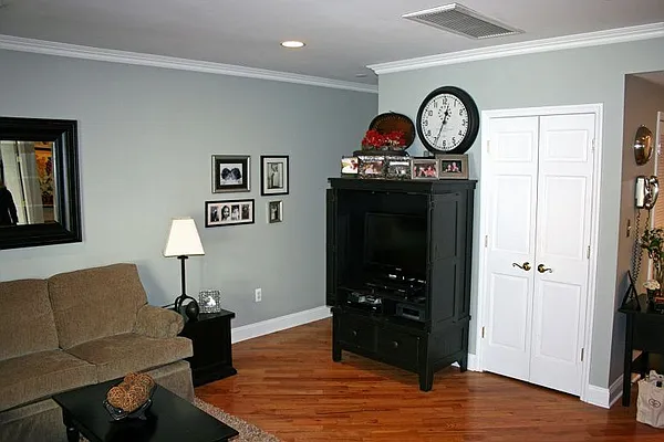 Rented by Dominant Properties, LLC | media 9