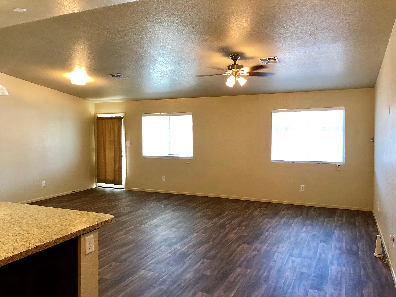 5 bed, 2067 sqft, $2,100 — Photo 4