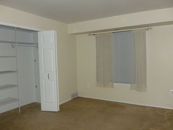 4th image of 44439 Savery Dr