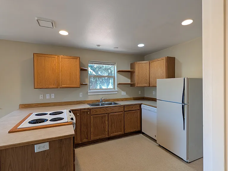 2460 E Whiteaker Ave #2460 — Photo 4