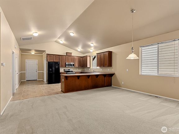 5th image of 15923 19th Avenue E