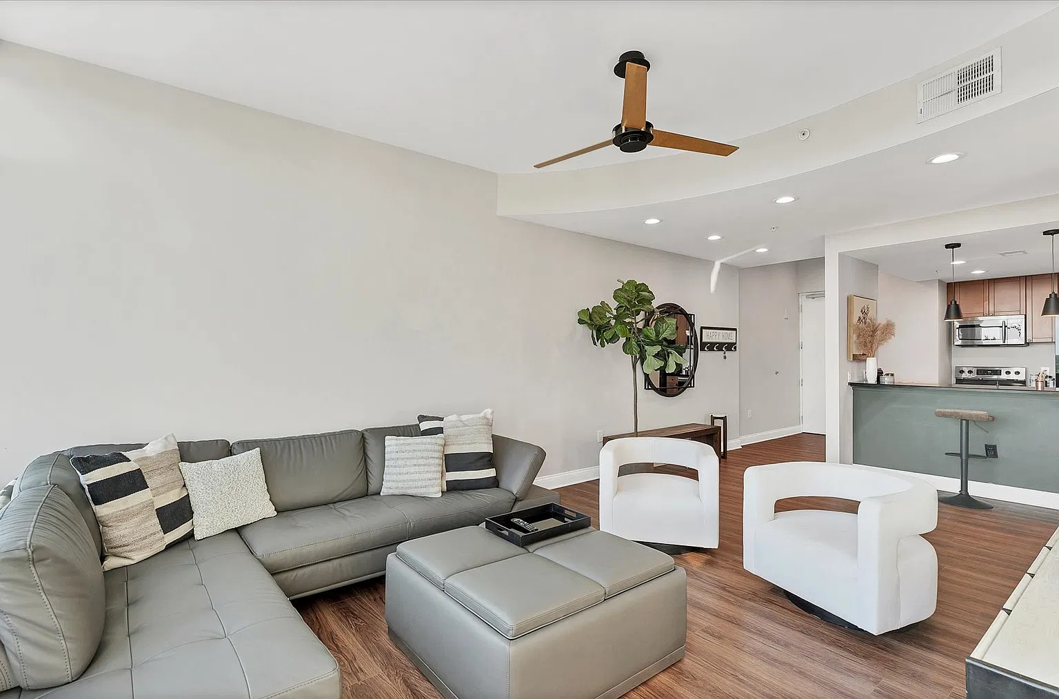 2 bed, 1644 sqft, $5,799 — Photo 1