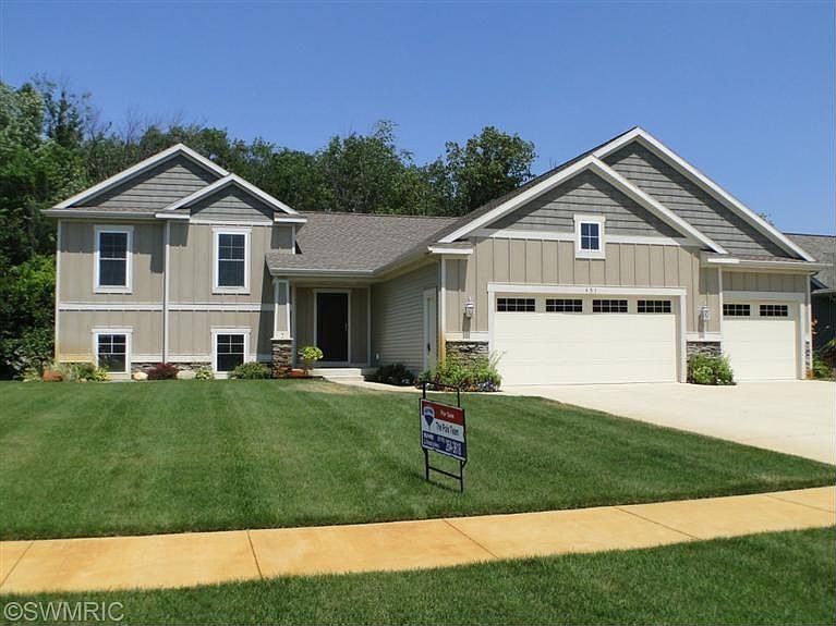 1st image of 451 Greenmeadow Ct SE