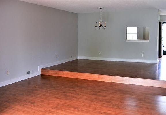 3rd image of 304 Brokaw Ct #1