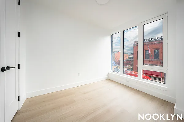 Rented by Nooklyn NYC LLC | media 52