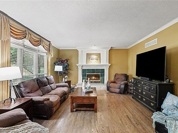 5th image of 5304 Mullen St
